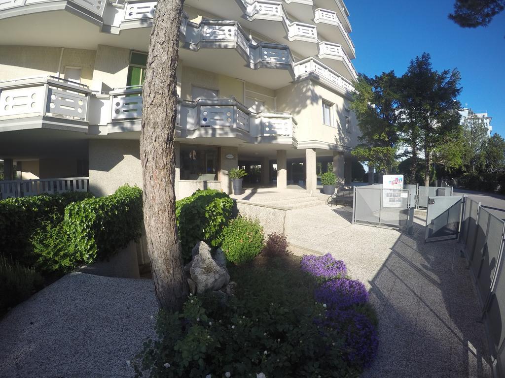 Residence Zenith Каорле Екстер'єр фото