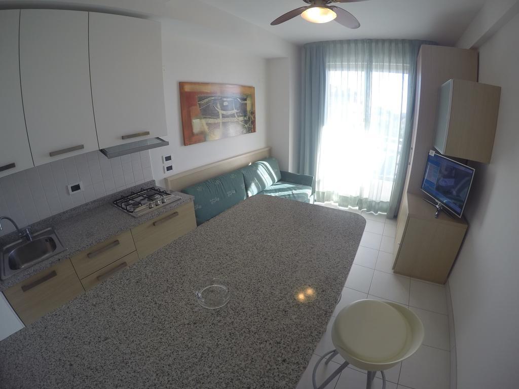 Residence Zenith Каорле Екстер'єр фото