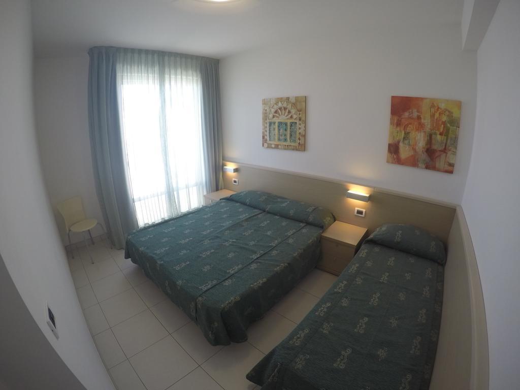 Residence Zenith Каорле Екстер'єр фото
