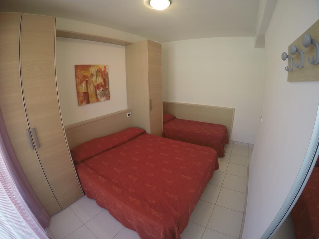 Residence Zenith Каорле Екстер'єр фото