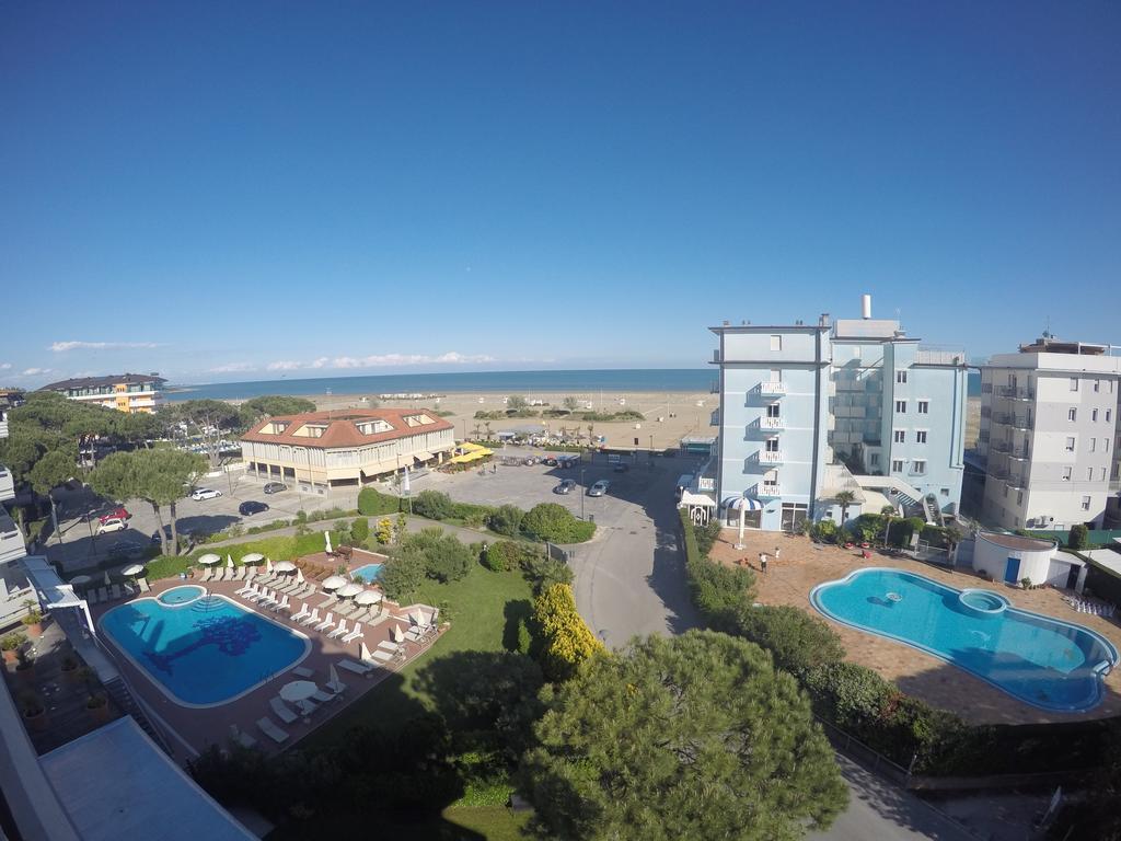 Residence Zenith Каорле Екстер'єр фото